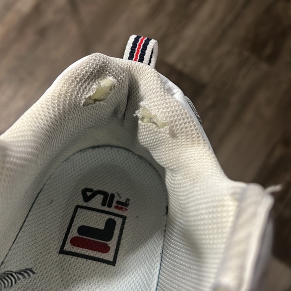 Men’s 10.5 FILA Disruptor II - Picture 4 of 5